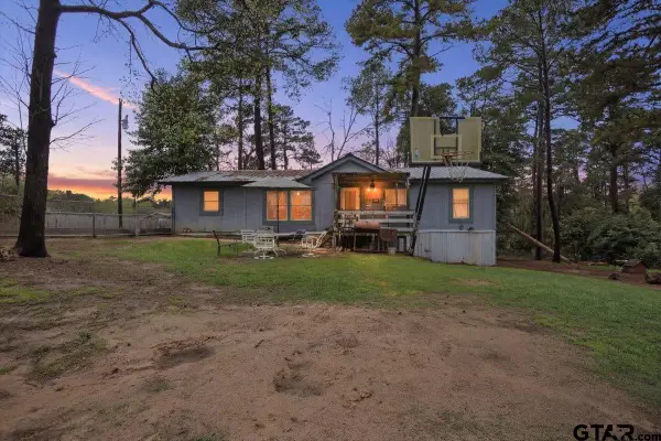 21133 Oak Drive, LaRue, TX 75770