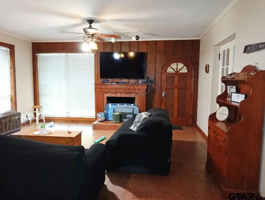 101 N Alabama St, Troup, TX 75789 - #3