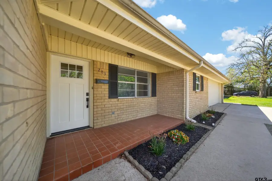 203 W TENA, Jacksonville, TX 75766 - #2