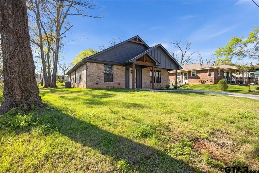 405 S Short Street, Troup, TX 75789 - #3