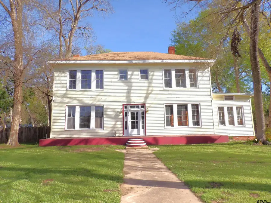 718 E Houston Avenue, Crockett, TX 75835 - #2