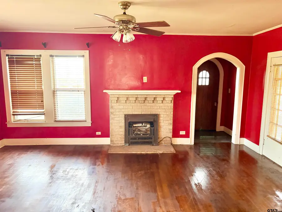 437 JEFFERSON, Pittsburg, TX 75686 - #2