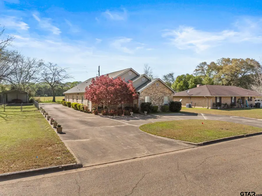 509 Kent Dr, Pittsburg, TX 75686 - #3