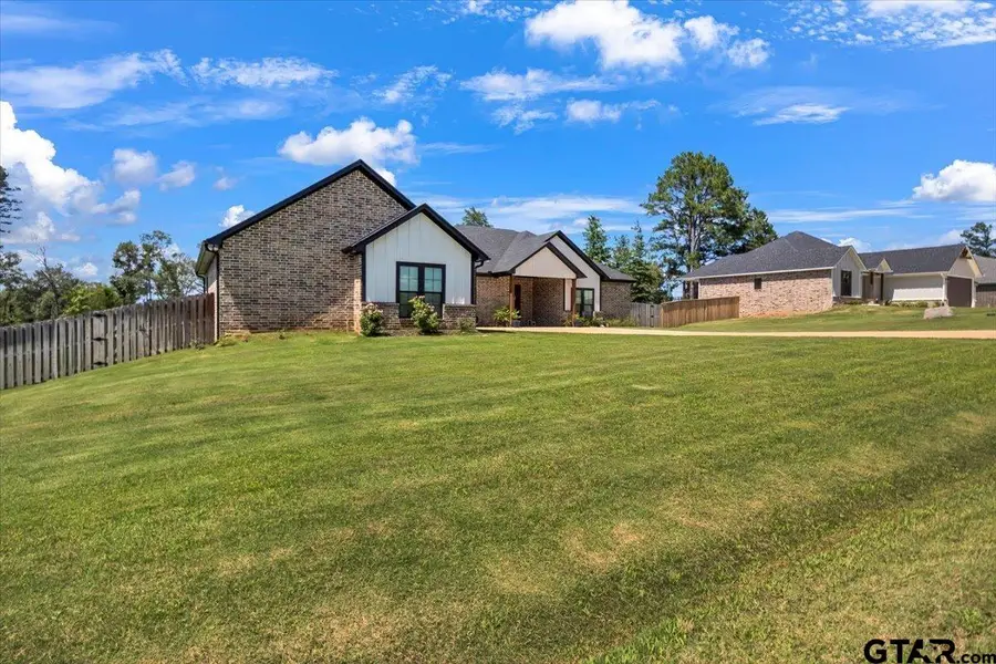 18329 Timber Oaks Dr, Lindale, TX 75771 - #2