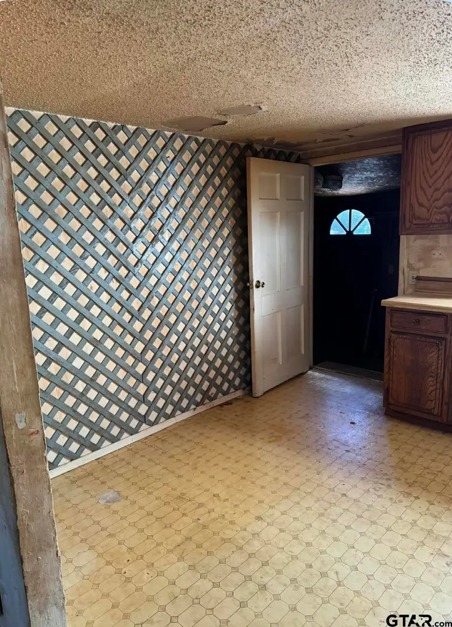 733 Mallory Street, Lindale, TX 75771 - #3