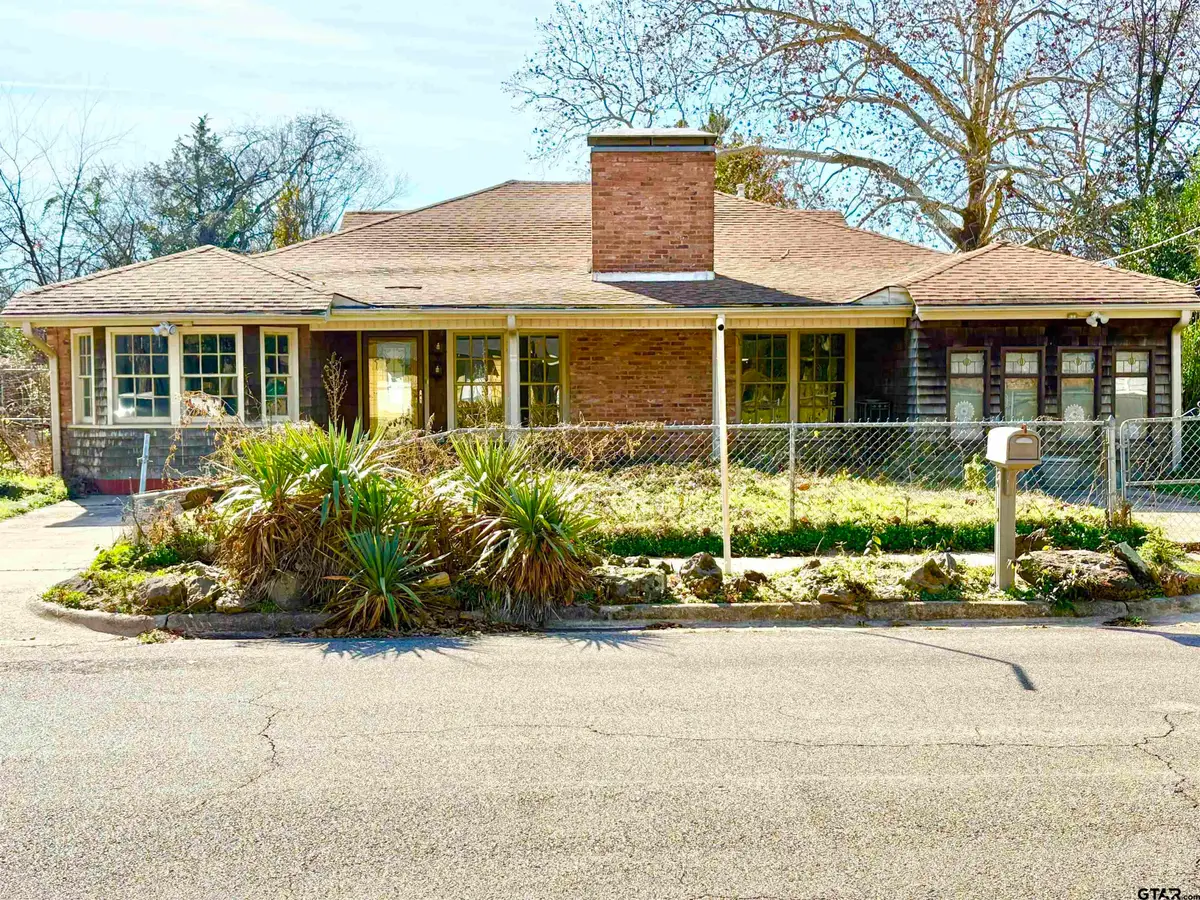 609 HICKORY, Hughes Springs, TX 75656 - #1