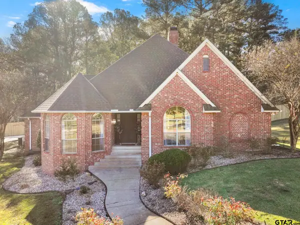 912 Fleming, Mt Pleasant, TX 75455