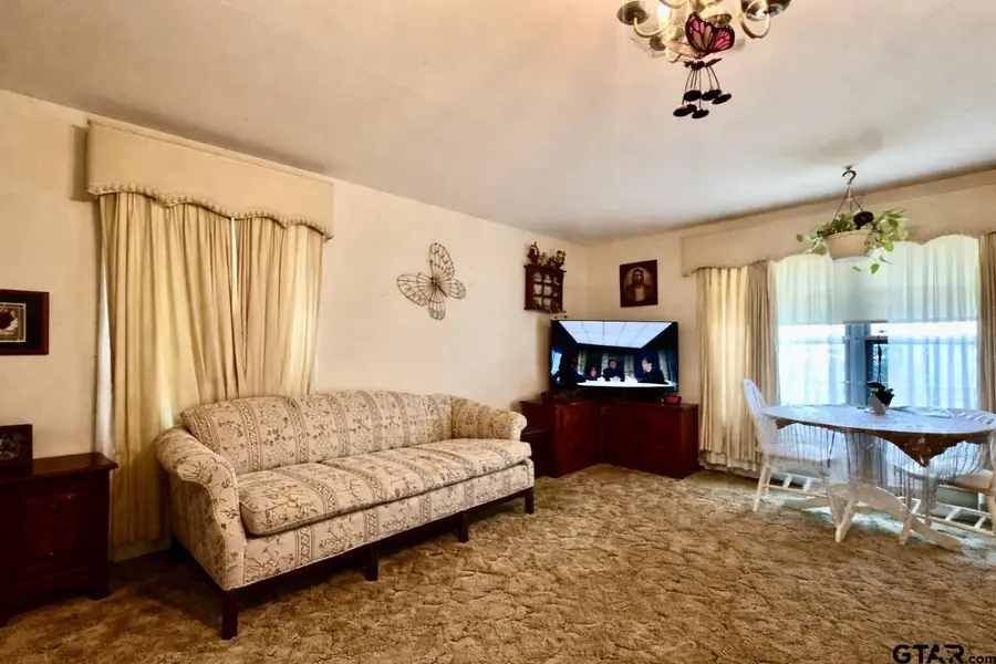 203 Yates Street, Mount Vernon, TX 75457 - #2