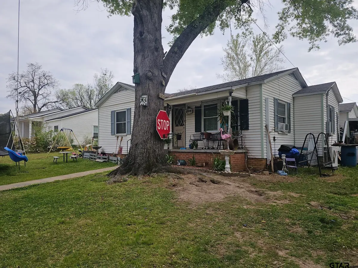 207 Forrest St, Henderson, TX 75654 - #1