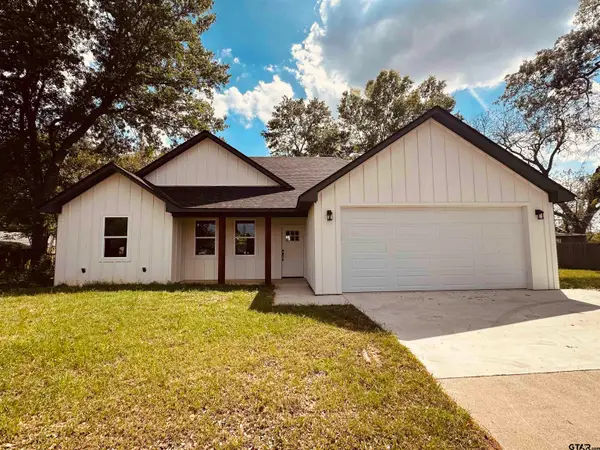 1002 E Main St, Whitehouse, TX 75791