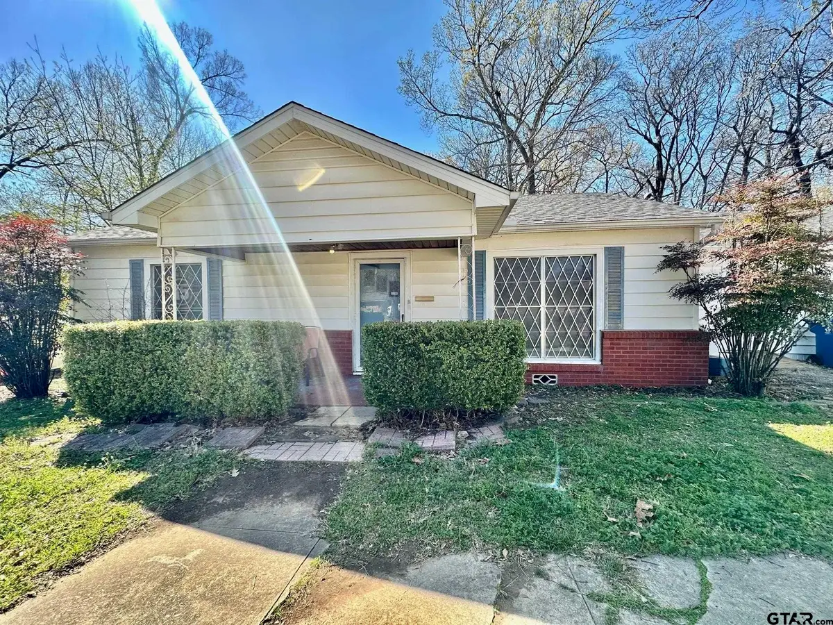 615 Carlisle Dr, Kilgore, TX 75662 - #1