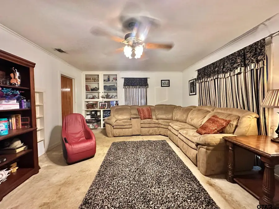 615 Carlisle Dr, Kilgore, TX 75662 - #3