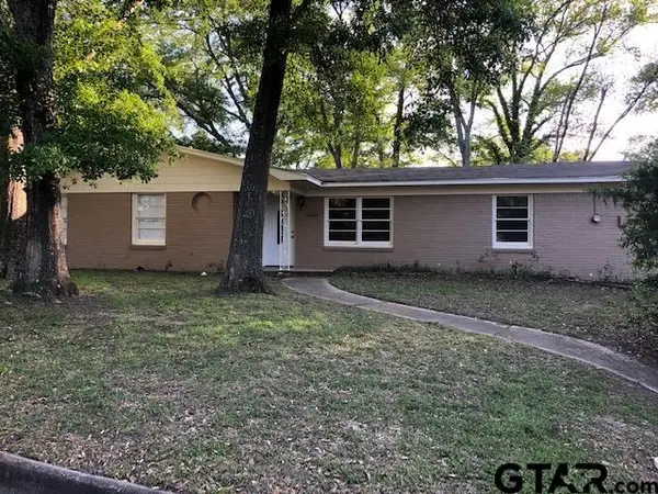 2725 Brentwood Dr, Tyler, TX 75701