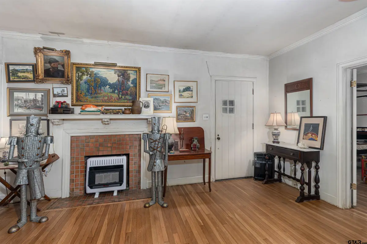 702 E North St, Kilgore, TX 75662 - #1