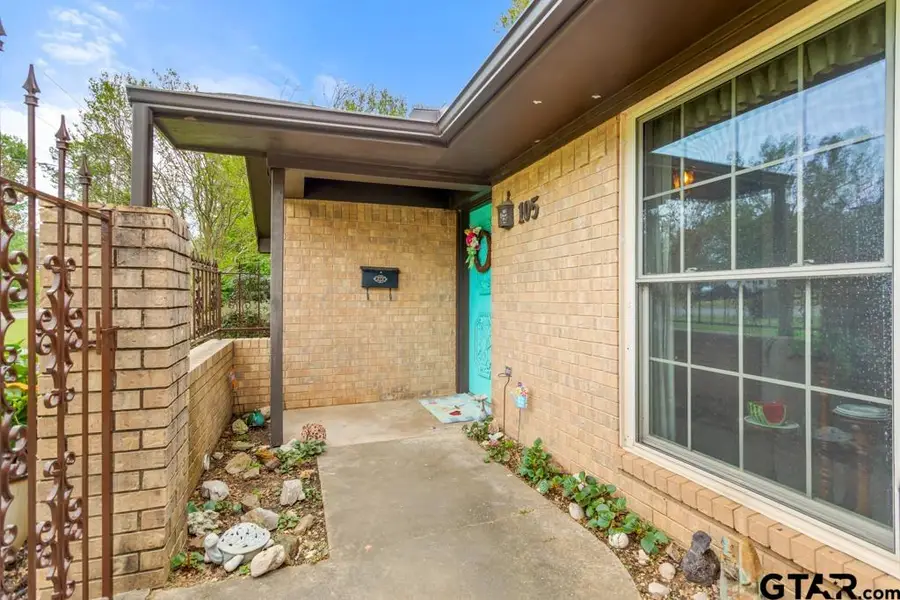105 N Pope St., Overton, TX 75684 - #3