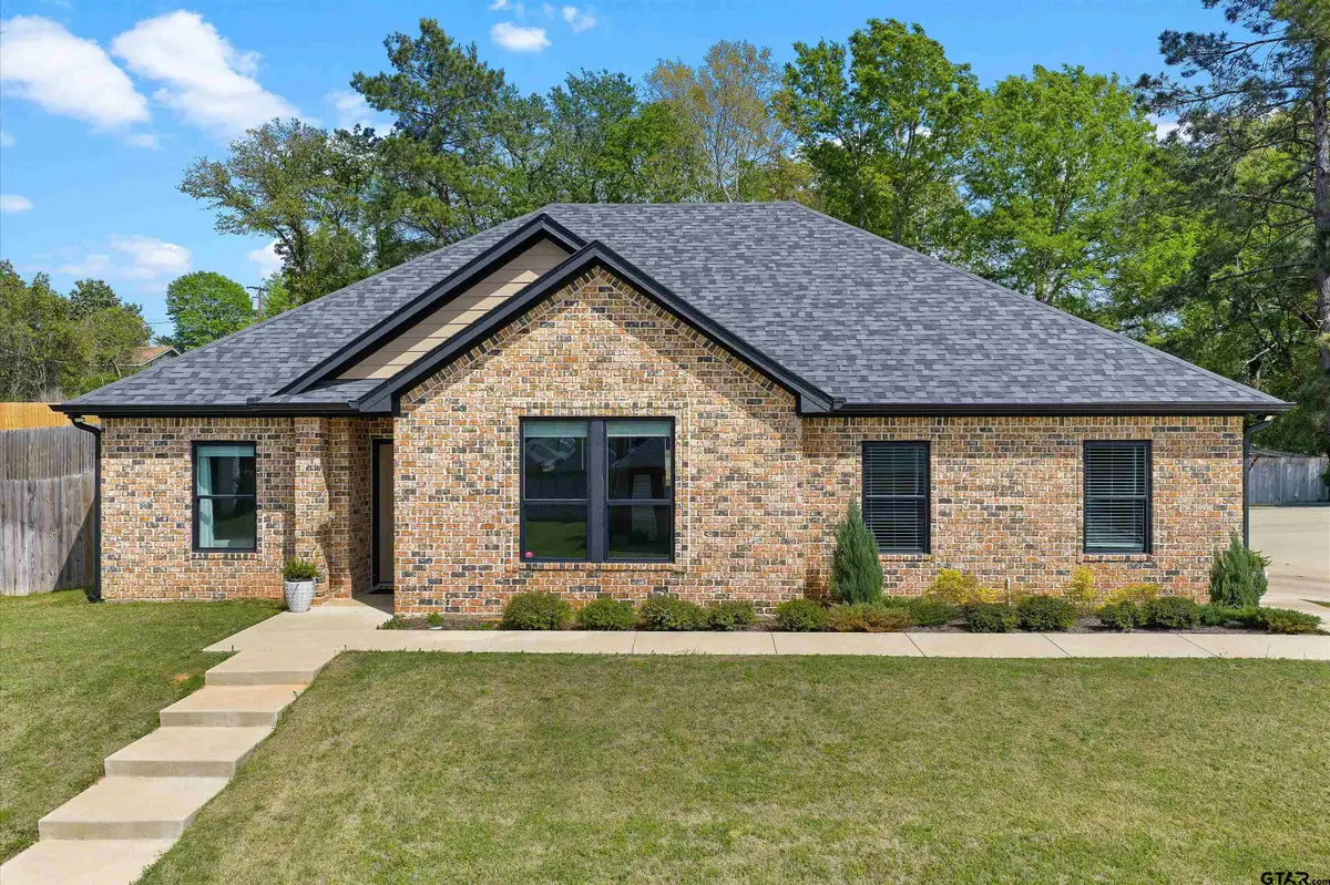 111 Kenswick St., Henderson, TX 75654 - #1