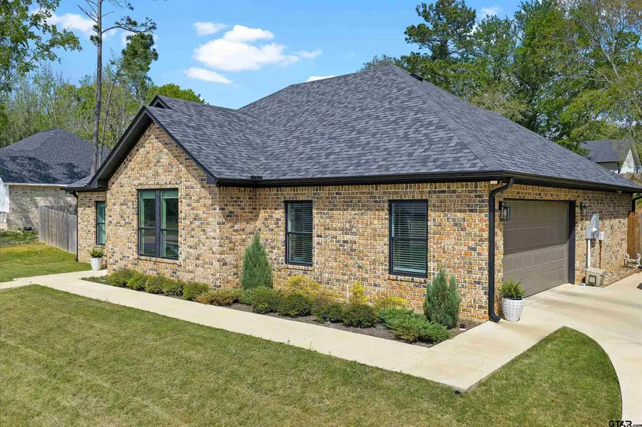 111 Kenswick St., Henderson, TX 75654 - #2