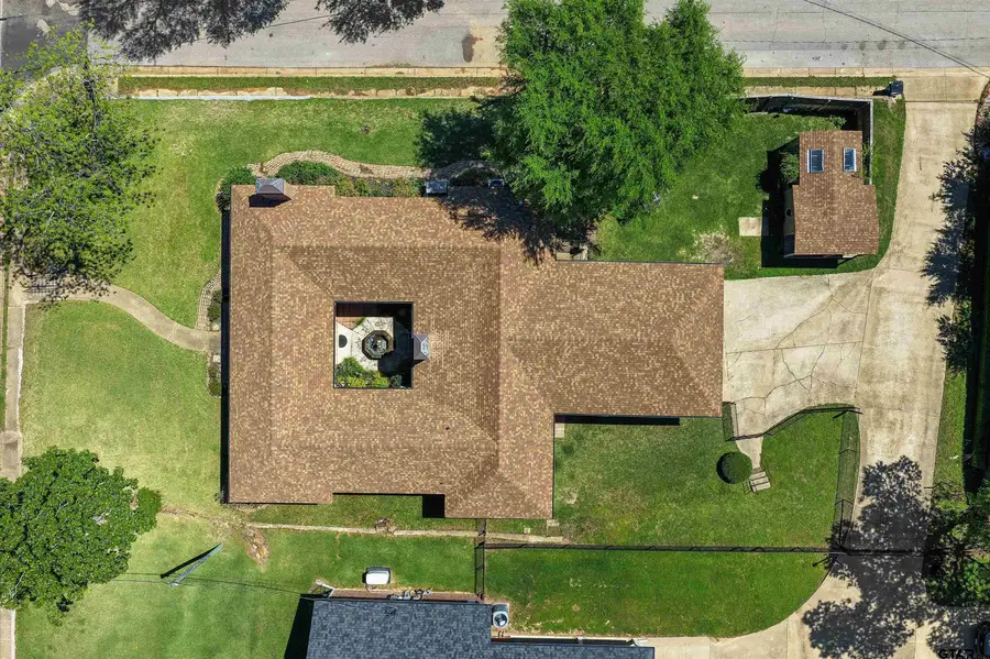 326 E. Main St, Henderson, TX 75652 - #3