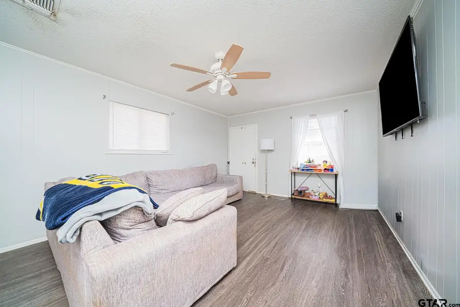 603 Waggoner St, Longview, TX 75604 - #3