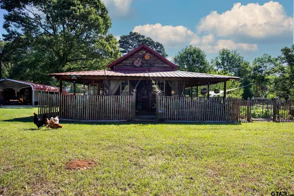 5051 Sunbird Dr, Chandler, TX 75758