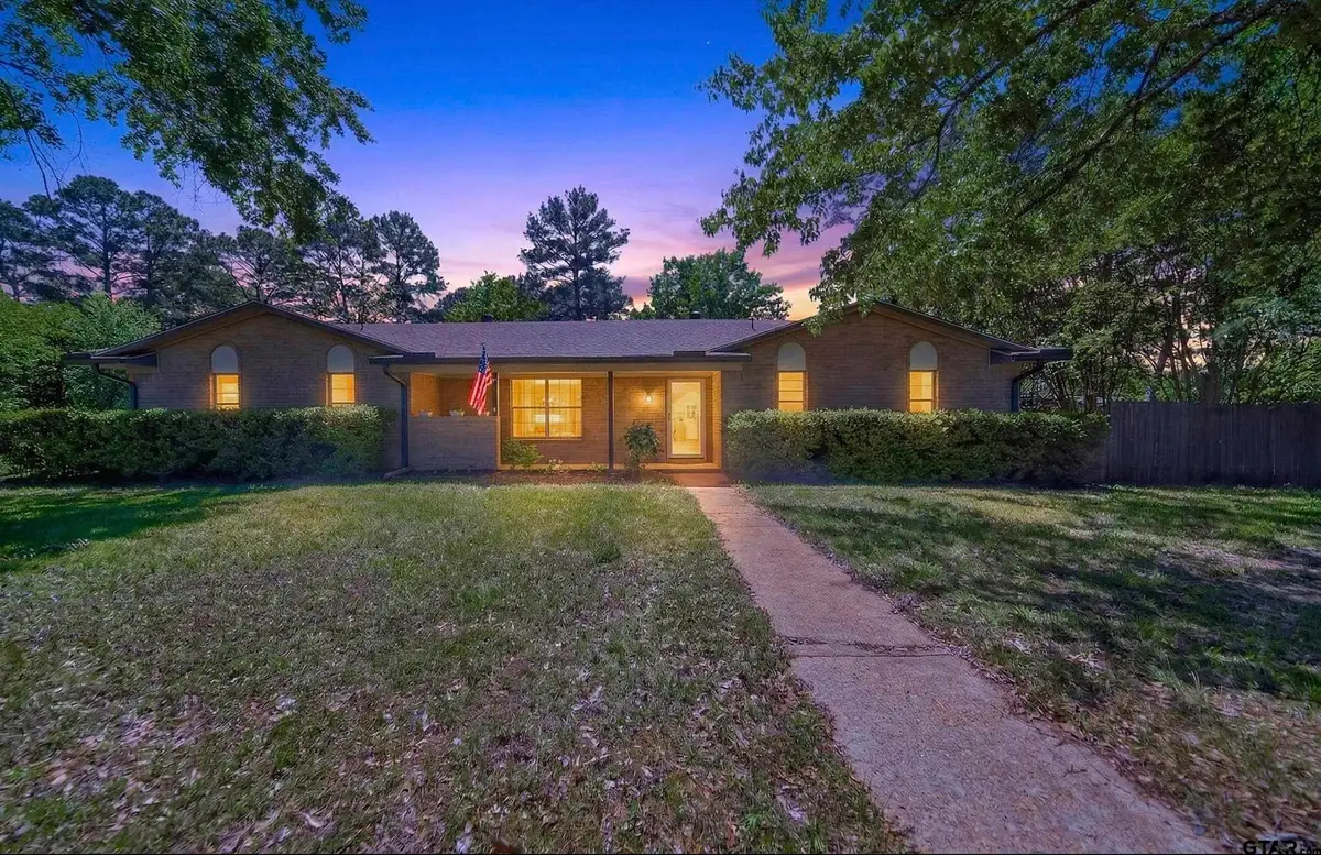 1009 Caprice Dr., Grand Saline, TX 75140 - #1