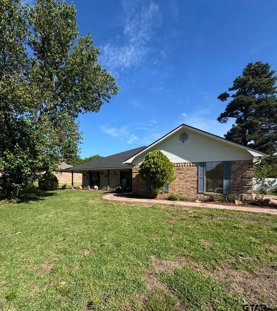 303 Linda Ln, Lindale, TX 75771 - #2