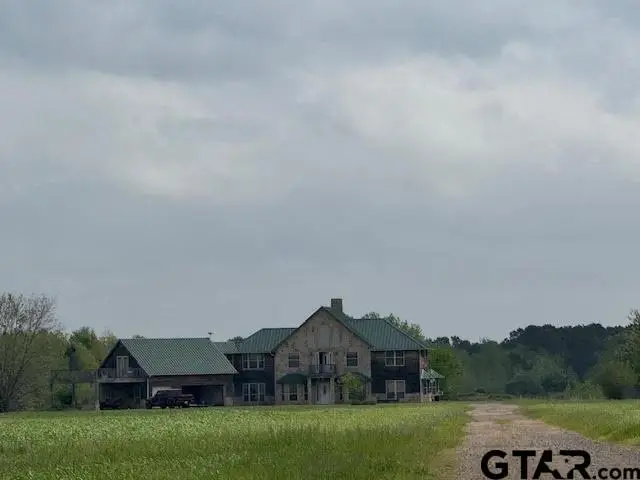 109 CHerry Blossom Rd, Ore City, TX 75683 - #1