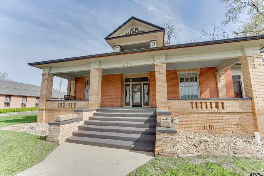 210 W Elm St, Winnsboro, TX 75494 - #2