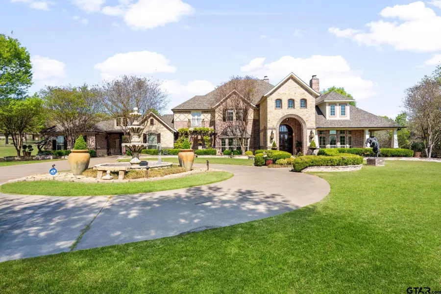 725 Locust Dr., Red Oak, TX 75154 - #3