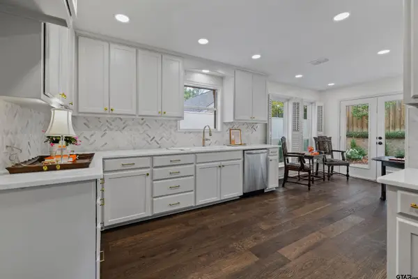 842 Ashford Ct, Tyler, TX 75703