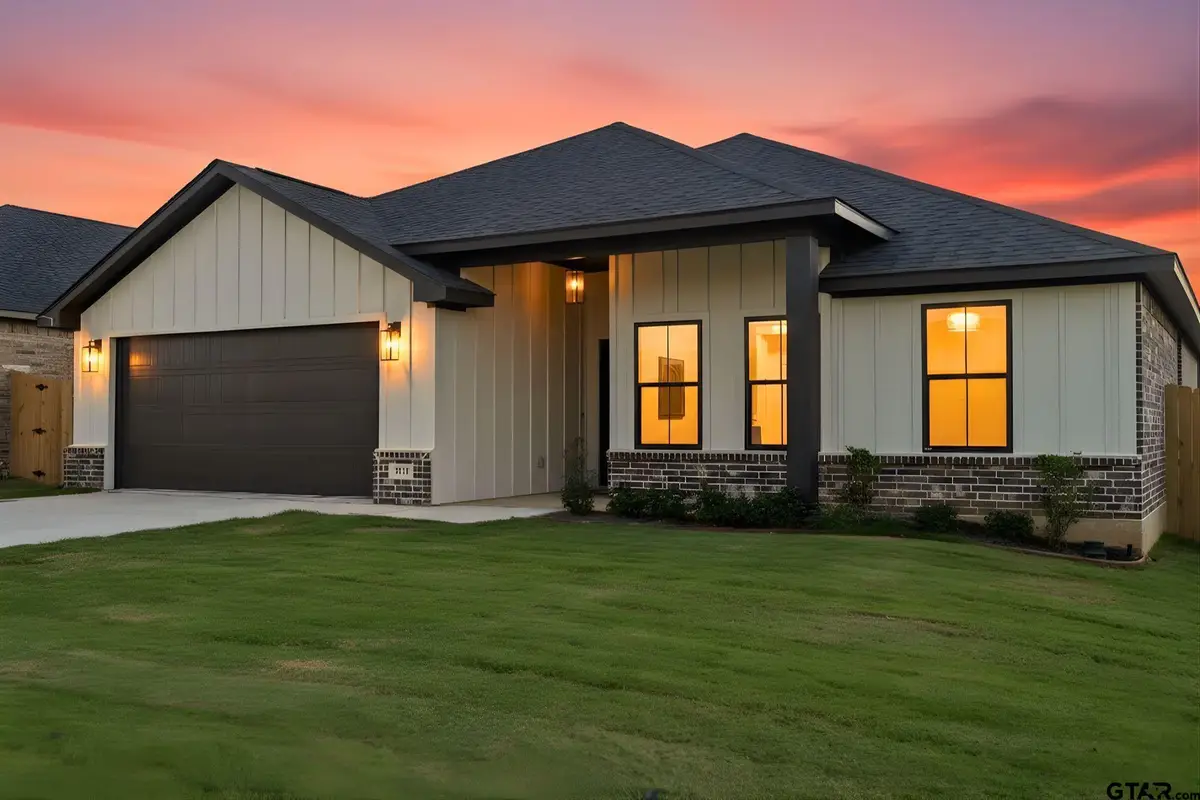 16517 Crossing Circle, Lindale, TX 75771 - #1