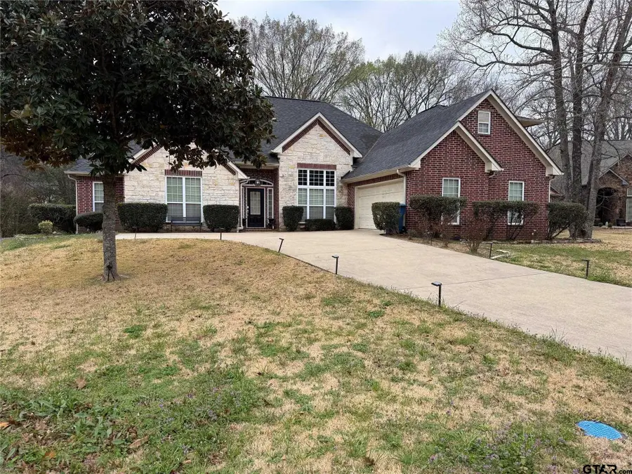 910 Holly Hill Ln, Mount Pleasant, TX 75455 - #2