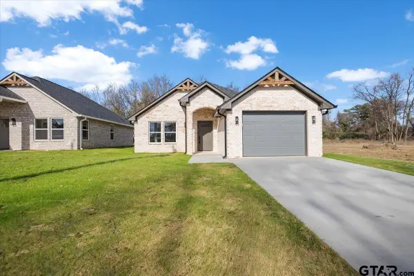 427 W. Harmony St., Tyler, TX 75702