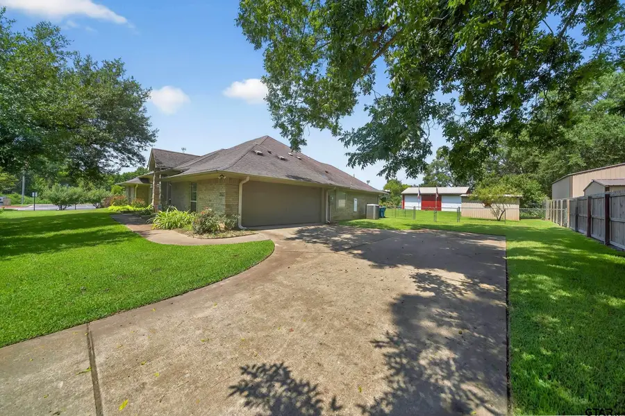 201 Glenda Street, Whitehouse, TX 75791 - #3