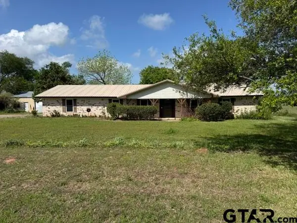 300 Black Oak Road, Como, TX 75431