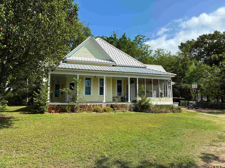 208 N Henderson St, Rusk, TX 75785 - #2