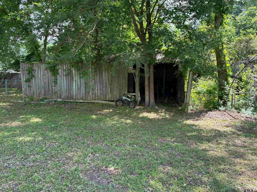 208 N Henderson St, Rusk, TX 75785 - #3