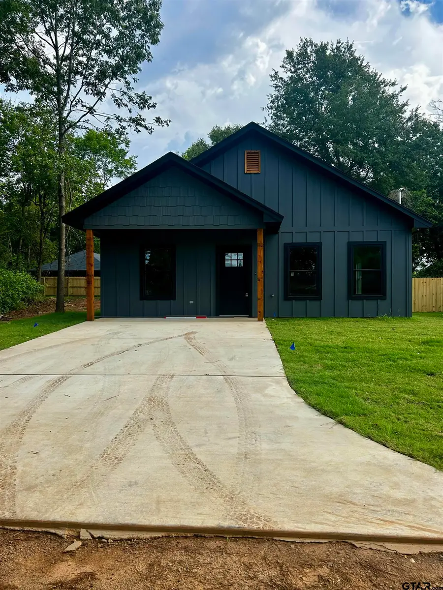 201 E Fleming, Longview, TX 75604 - #2