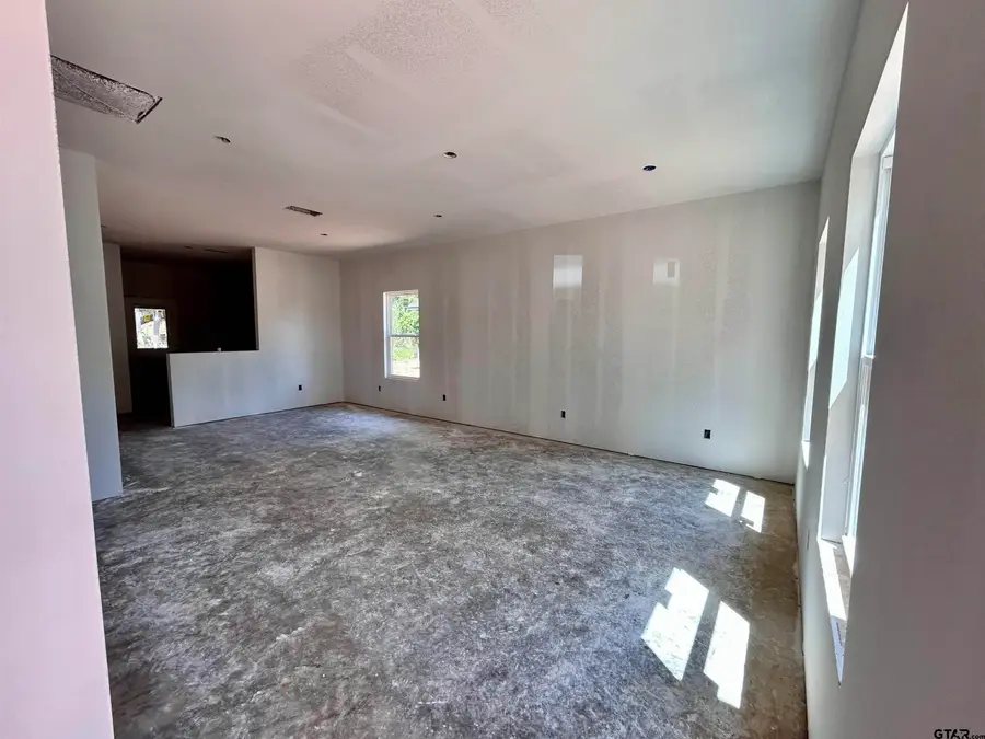 201 E Fleming, Longview, TX 75604 - #2