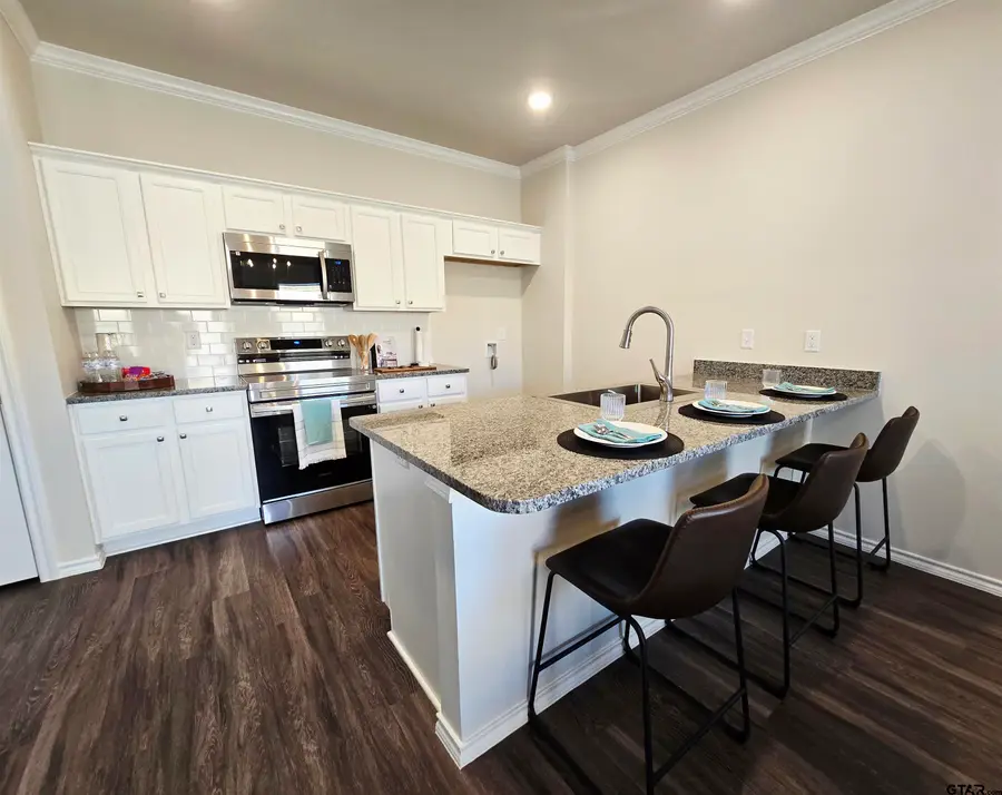 1103 Park Meadows Dr., Whitehouse, TX 75791 - #3