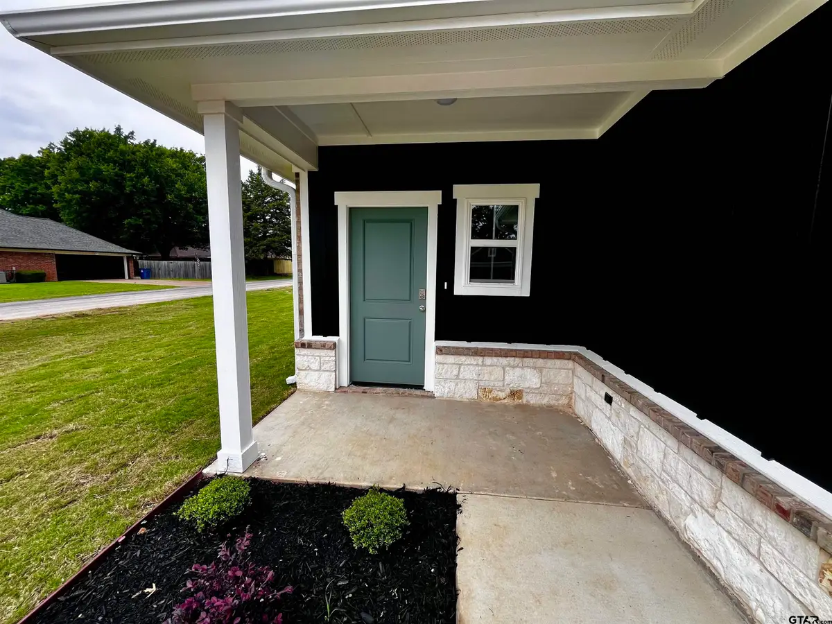 609 Park Central, Chandler, TX 75758 - #1