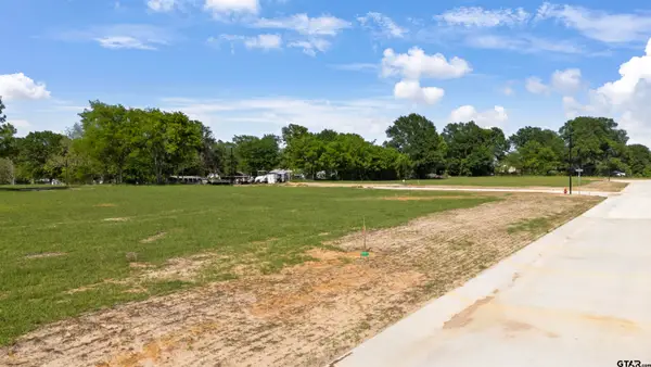 207 E Teal Drive, Troup, TX 75789
