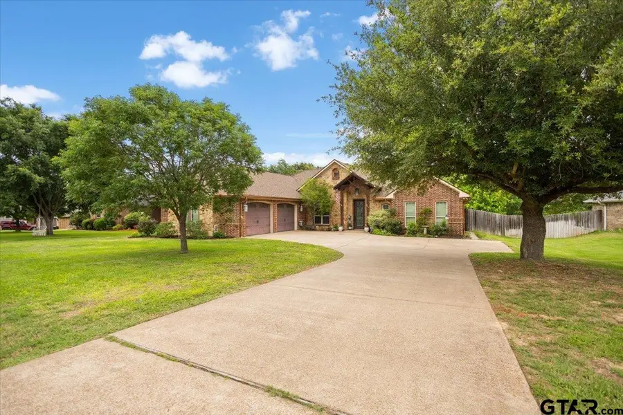 249 Heritage Ct, Lindale, TX 75771 - #2