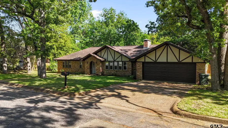 2225 Heather Ln., Tyler, TX 75703 - #2