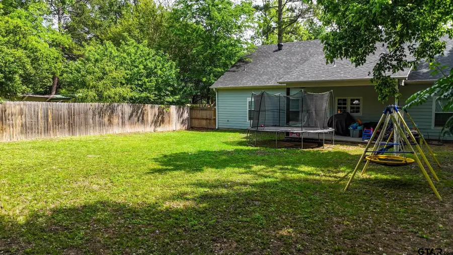516 W FRONT, Mineola, TX 75773 - #3