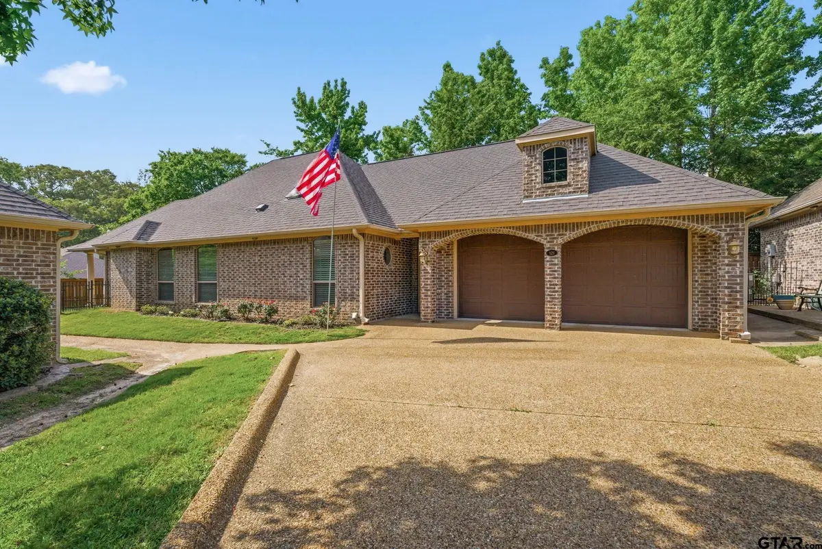 121 Timber Creek Ct, Lindale, TX 75771 - #1