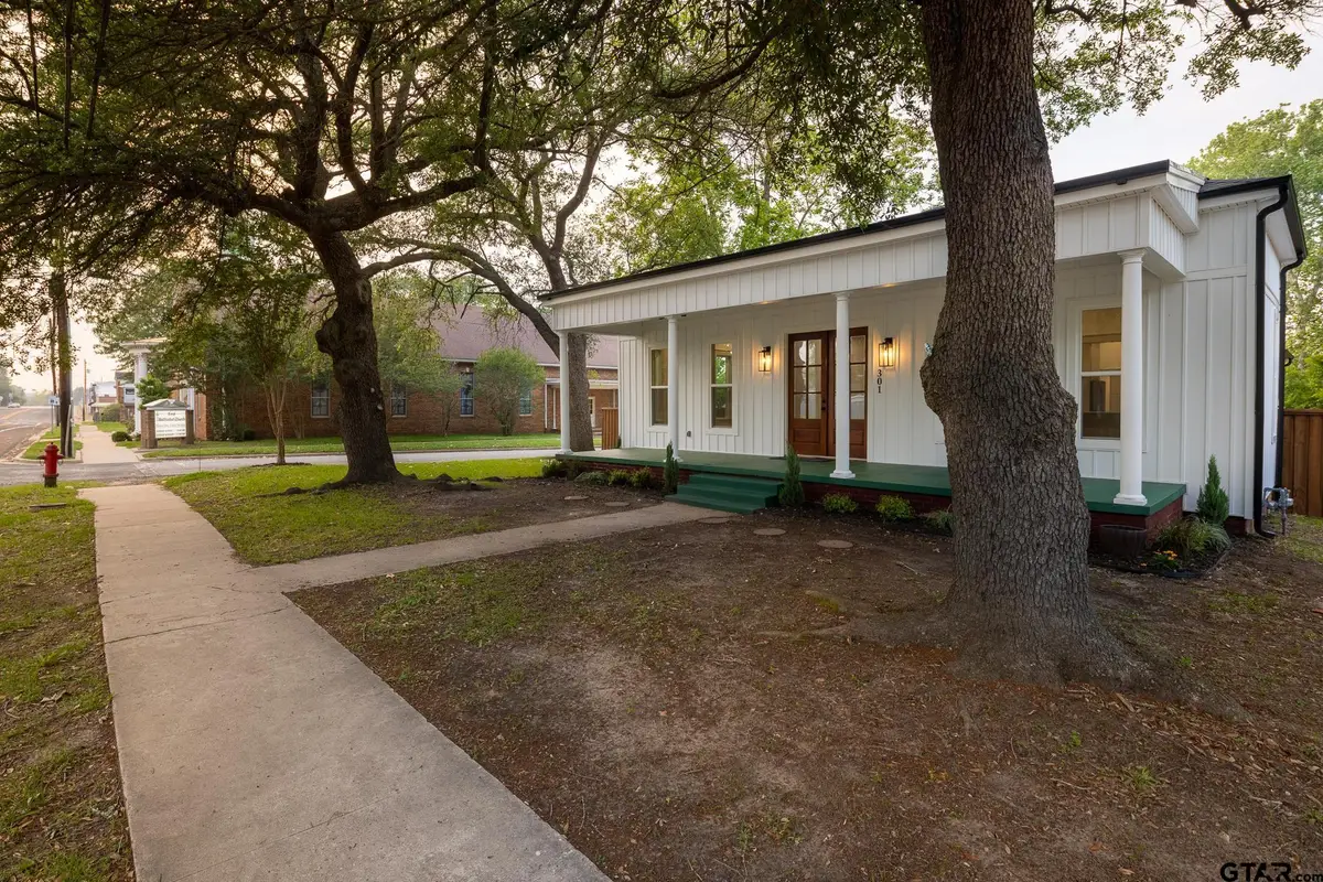 301 E Henderson, Overton, TX 75684 - #1