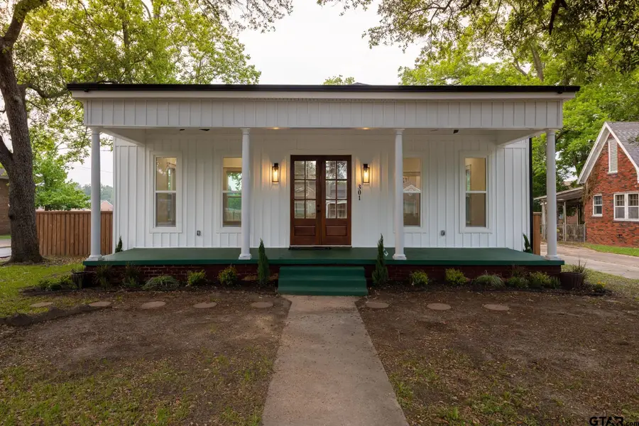 301 E Henderson, Overton, TX 75684 - #2
