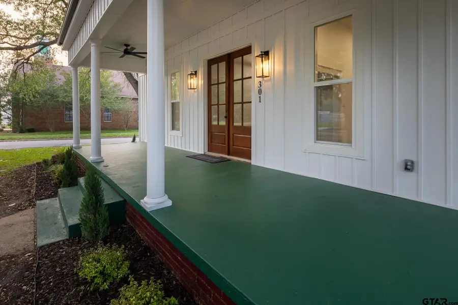 301 E Henderson, Overton, TX 75684 - #3