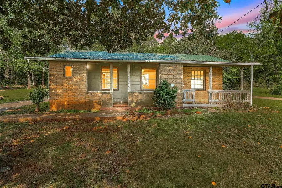 505 N Willis Street, Daingerfield, TX 75638 - #2